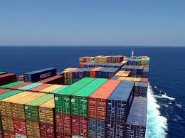 La dura ruta que aguarda al transporte marítimo de contenedores para lo que resta de 2022