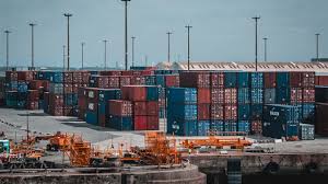 México registra superávit comercial millonario en noviembre de 2025