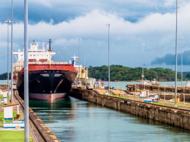 Canal de Panamá asumirá una nueva estructura simplificada de tarifas de peajes