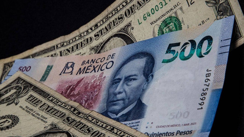 Apreciación del peso mexicano golpea exportaciones, remesas y acciones en bolsa