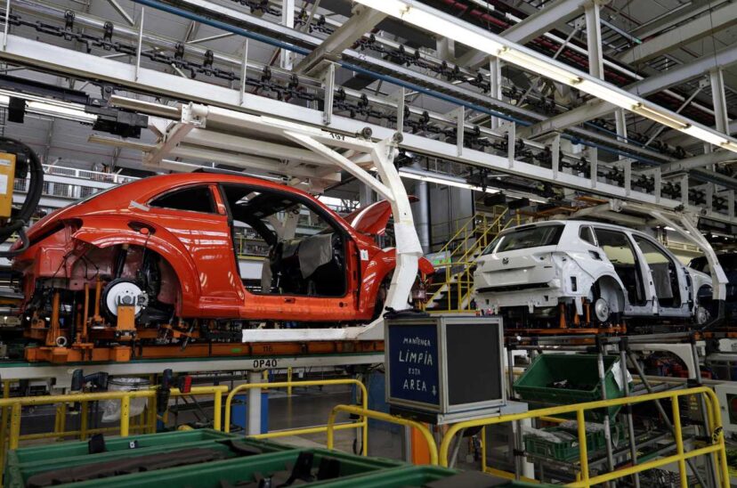 México recauda récord de impuestos de grandes contribuyentes de la industria automotriz